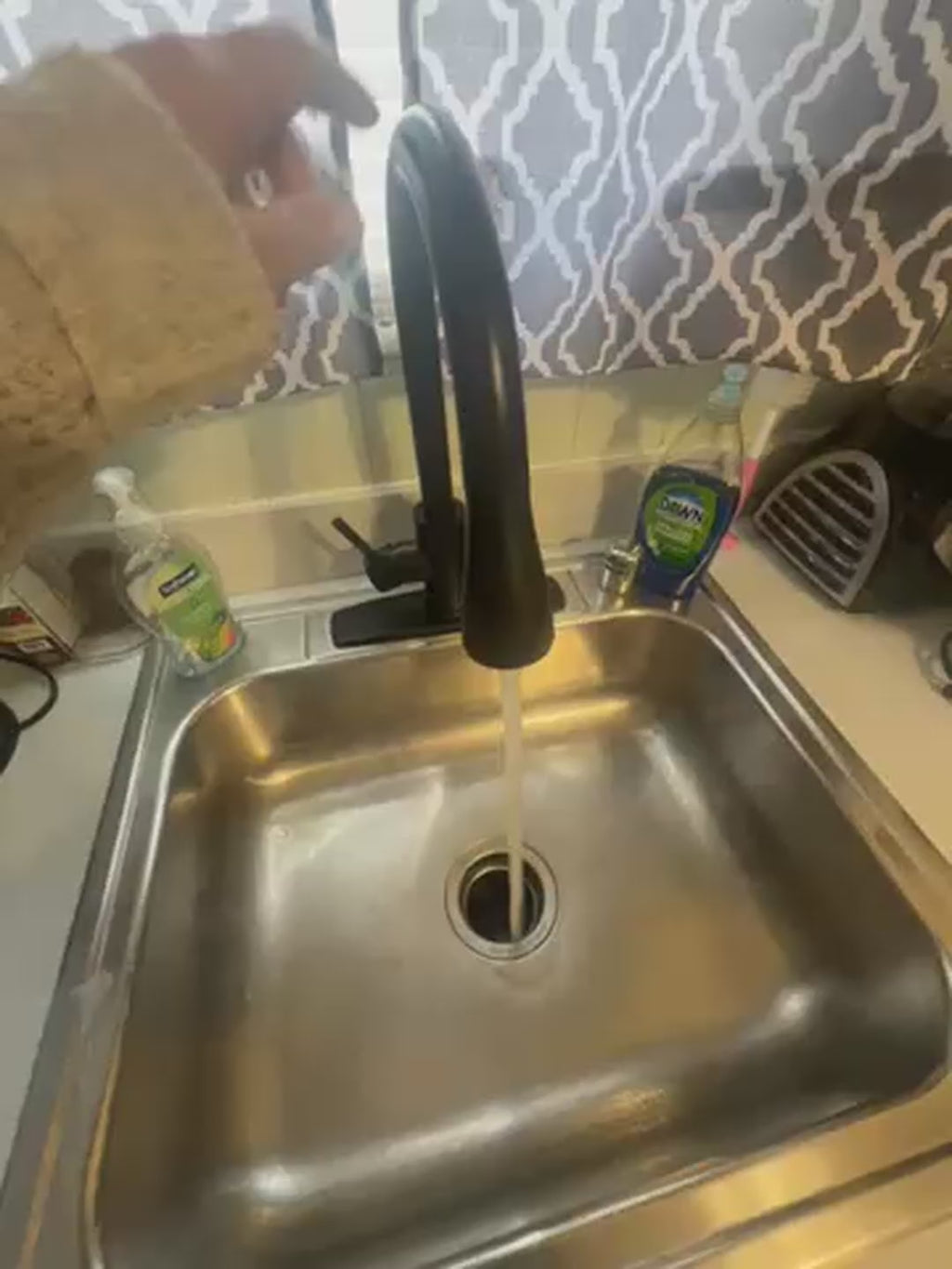 Black Pull-Down Kitchen Faucet